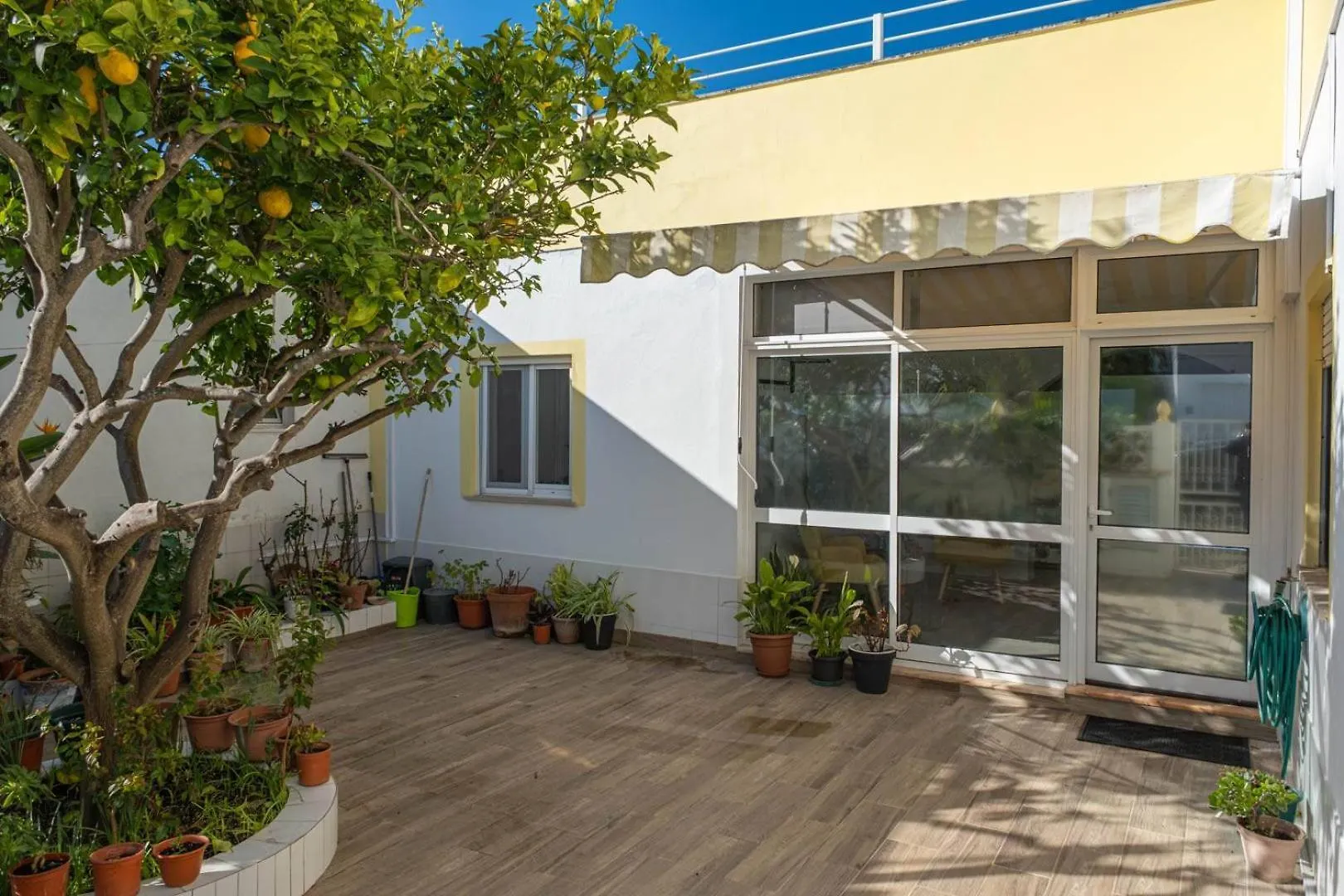 Alvor Lemon House Hotell