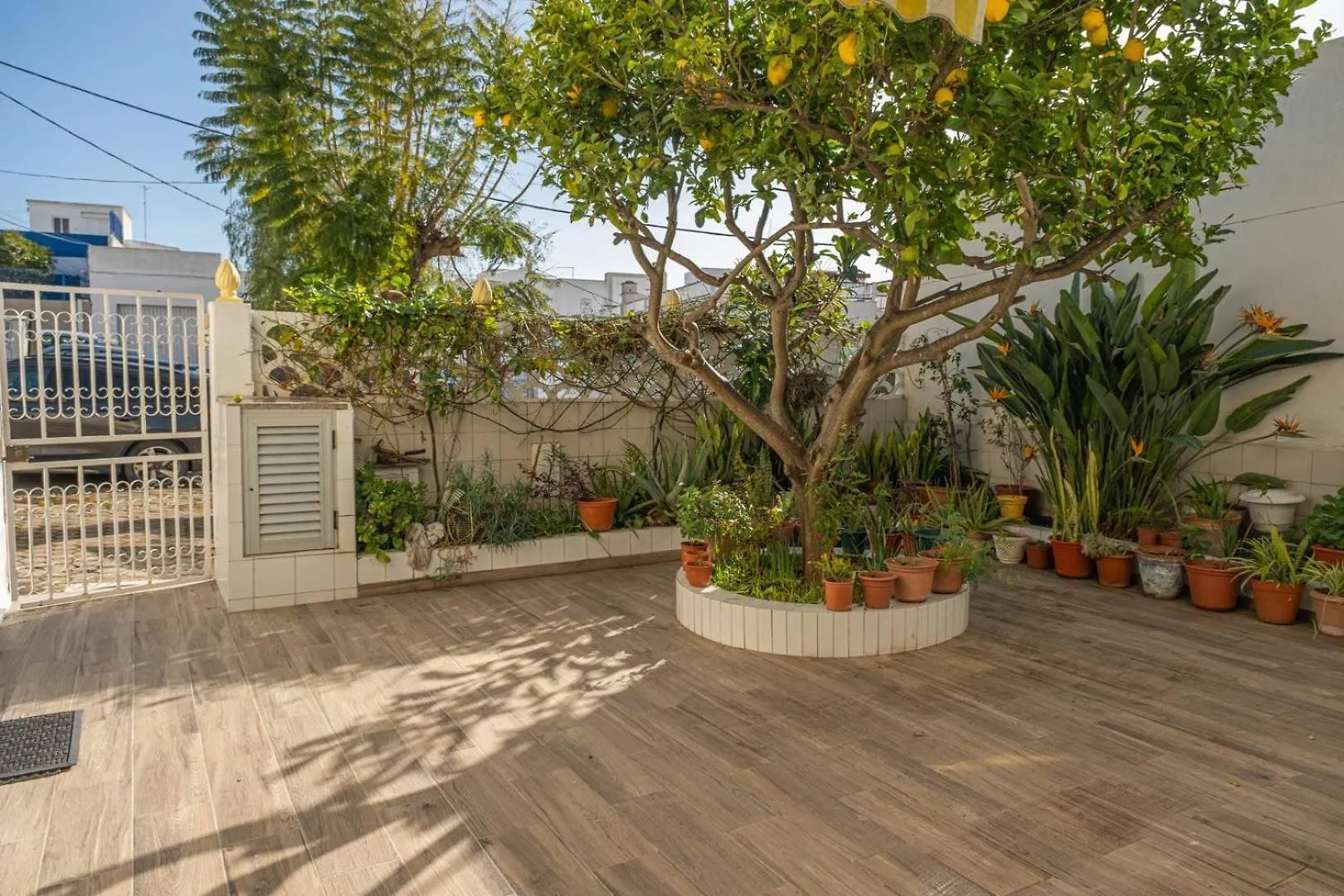 Pensionat Alvor Lemon House Hotell